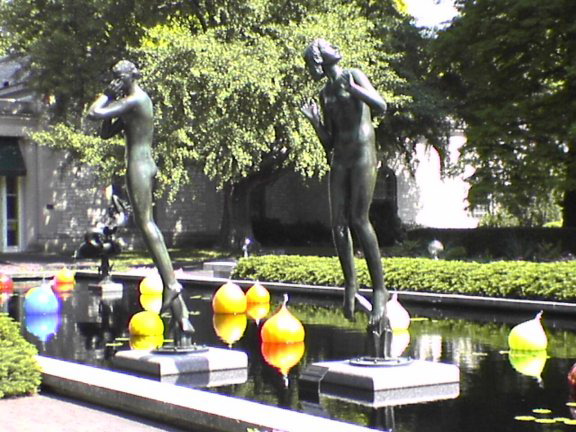 women-statues2